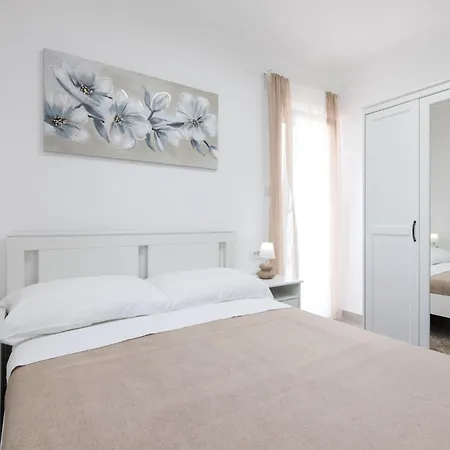Theresia By Interhome *