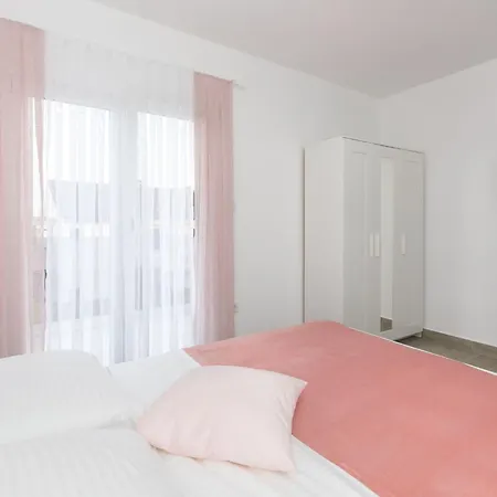Theresia By Interhome Сasa de vacaciones Vantacici