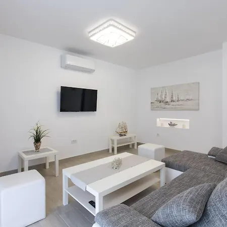 Theresia By Interhome *